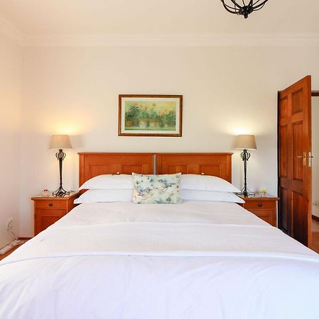 A Tuscan Villa Guest House Fish Hoek Exterior photo