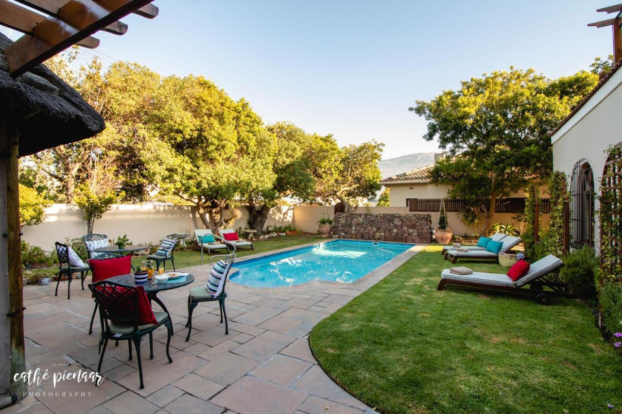 A Tuscan Villa Guest House Fish Hoek Exterior photo