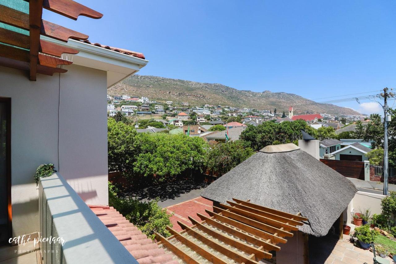 A Tuscan Villa Guest House Fish Hoek Exterior photo