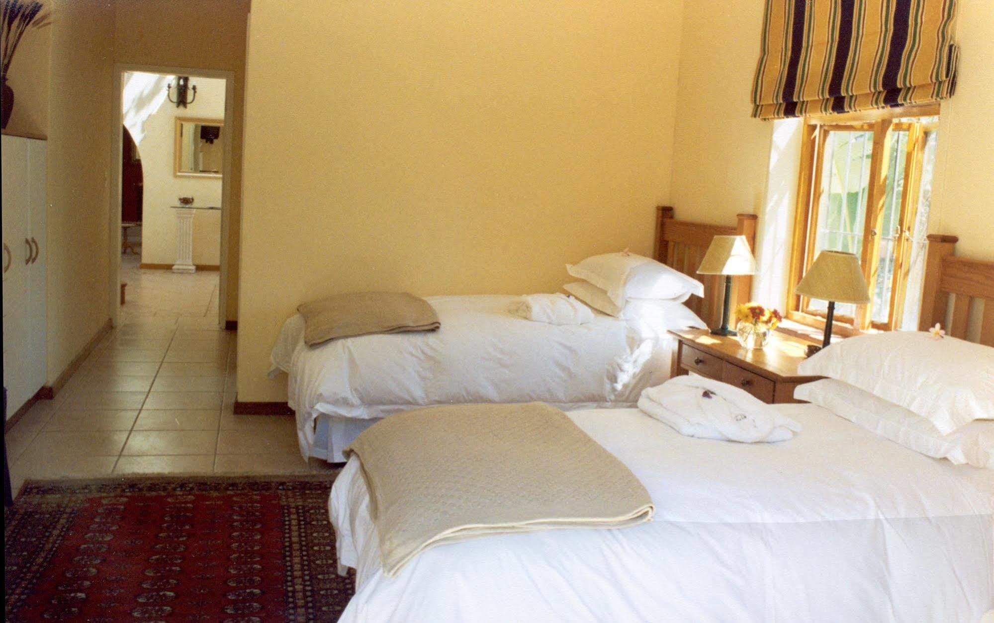 A Tuscan Villa Guest House Fish Hoek Exterior photo