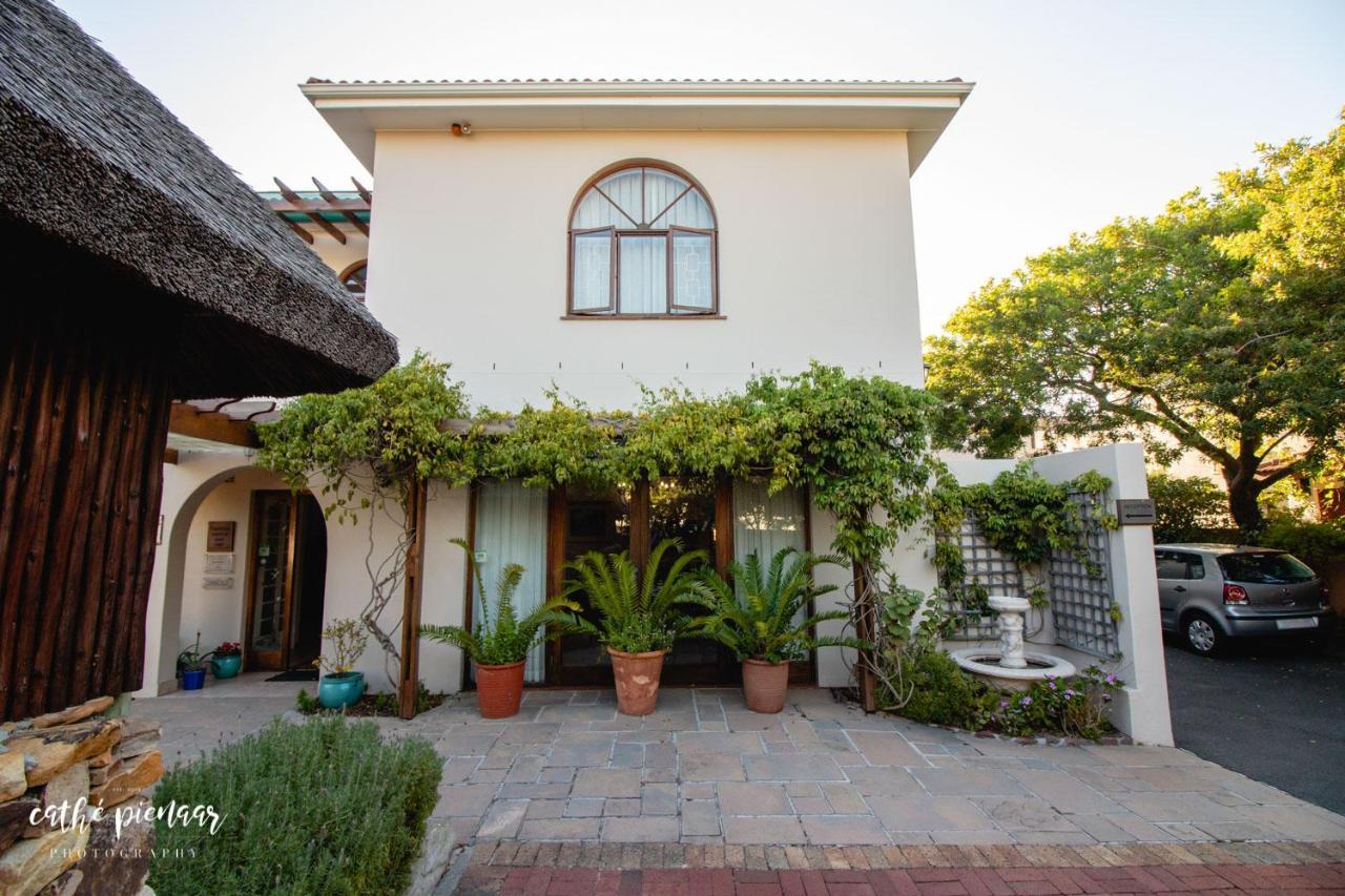A Tuscan Villa Guest House Fish Hoek Exterior photo