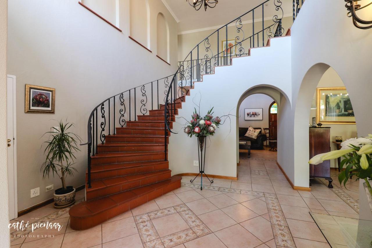 A Tuscan Villa Guest House Fish Hoek Exterior photo