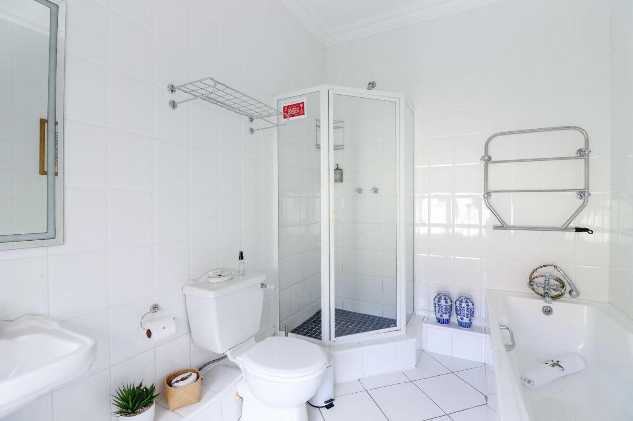 A Tuscan Villa Guest House Fish Hoek Room photo